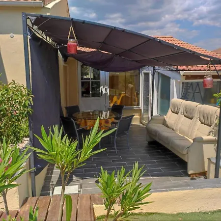 Climatise 4 Personnes 27 M2 + Terrasse 15 M2 + Piscine Et Petanque Le Muy