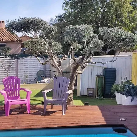 Holiday home Climatise 4 Personnes 27 M2 + Terrasse 15 M2 + Piscine Et Petanque Le Muy